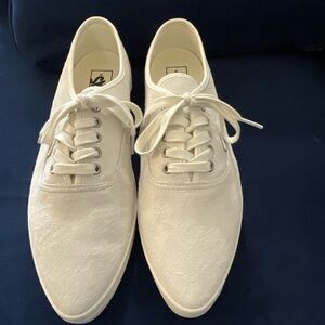 Vans NWOT Authentic Almond shoe